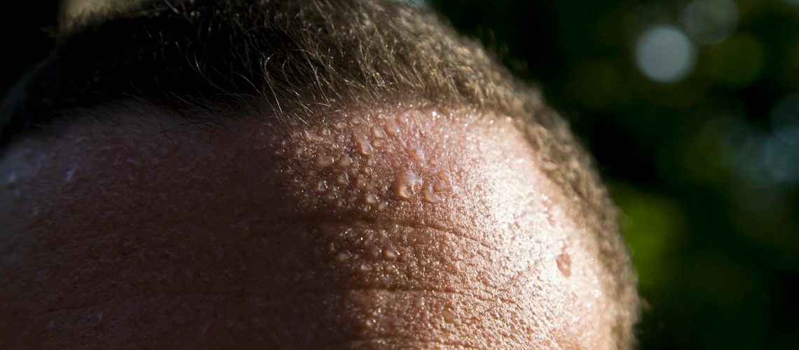 Pourquoi a-t-on des sueurs froides ? Quand s'inquiéter ?